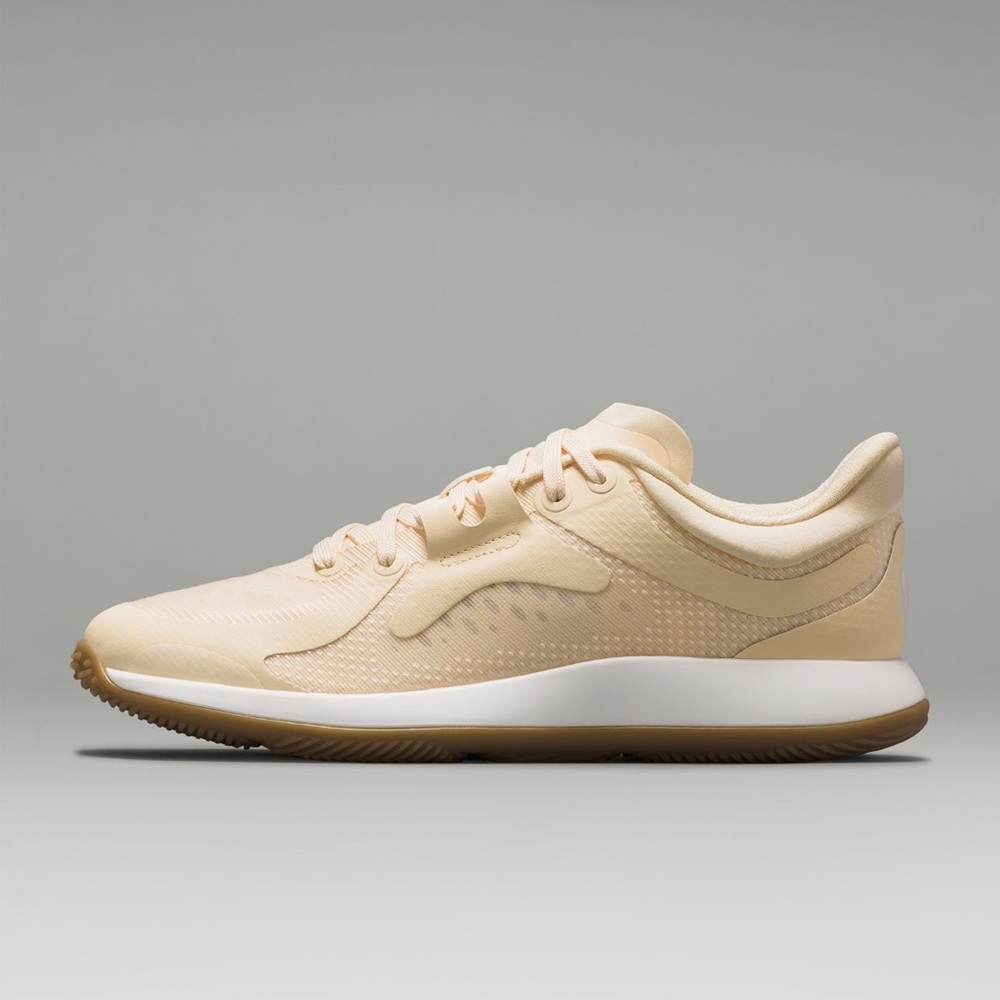 Lululemon Strong feel sneakers
Brand New
Comes with Box